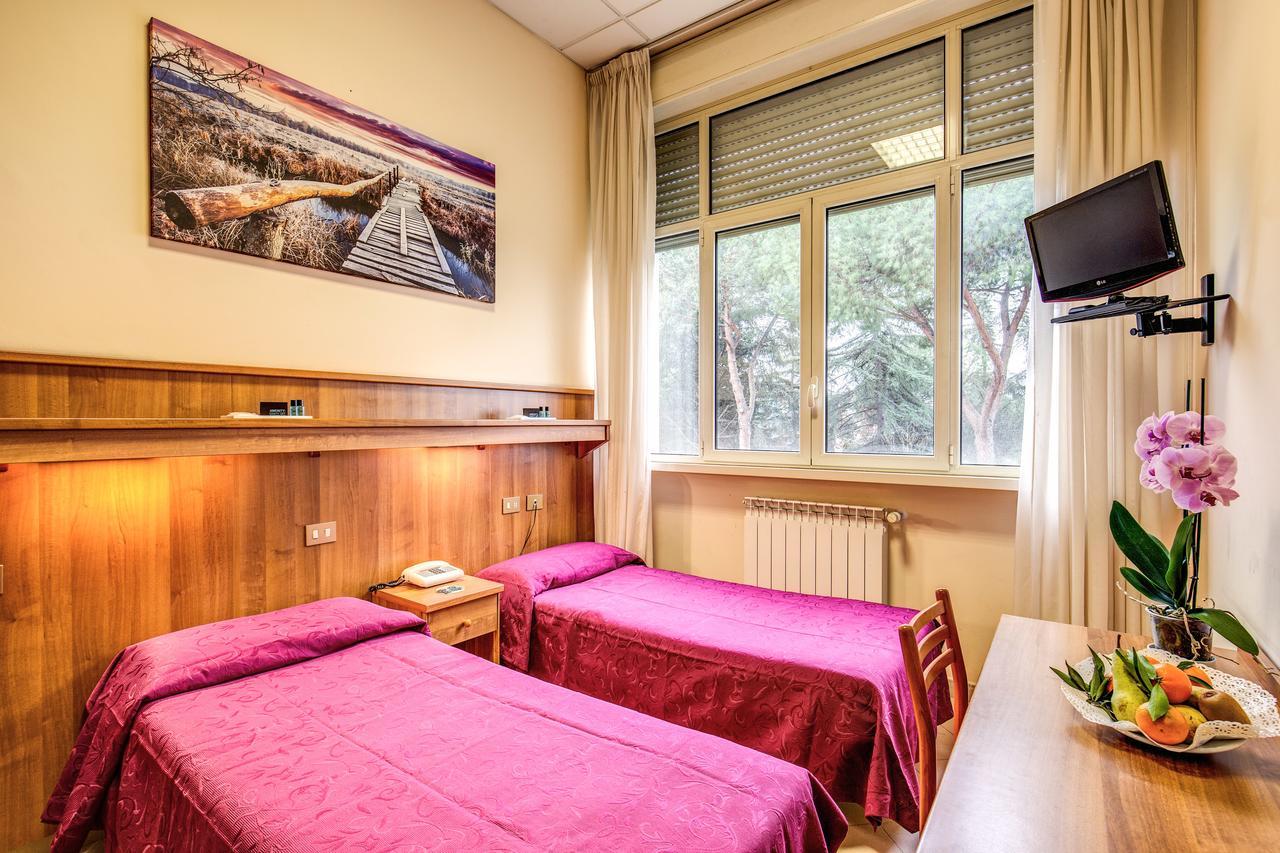 Hotel Domus Urbis à Rome Extérieur photo