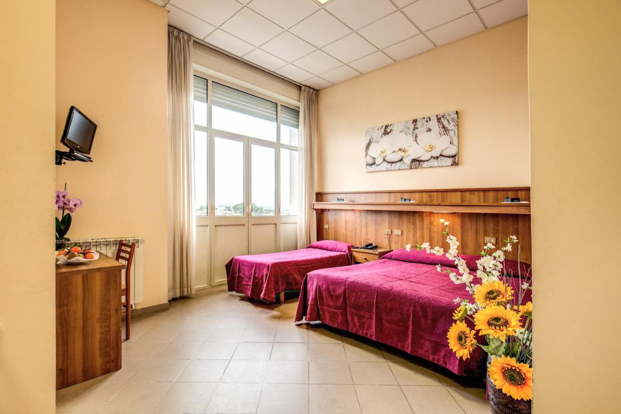 Hotel Domus Urbis à Rome Extérieur photo