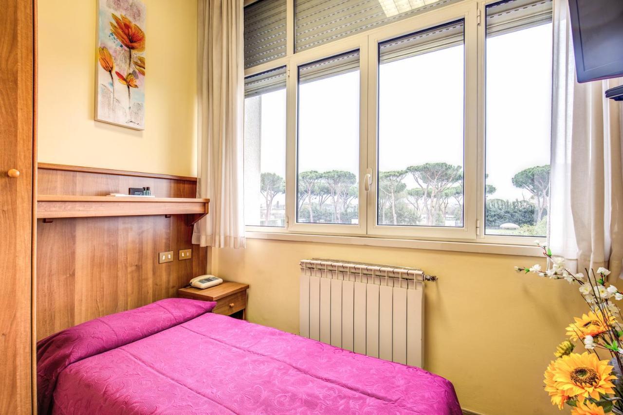 Hotel Domus Urbis à Rome Extérieur photo