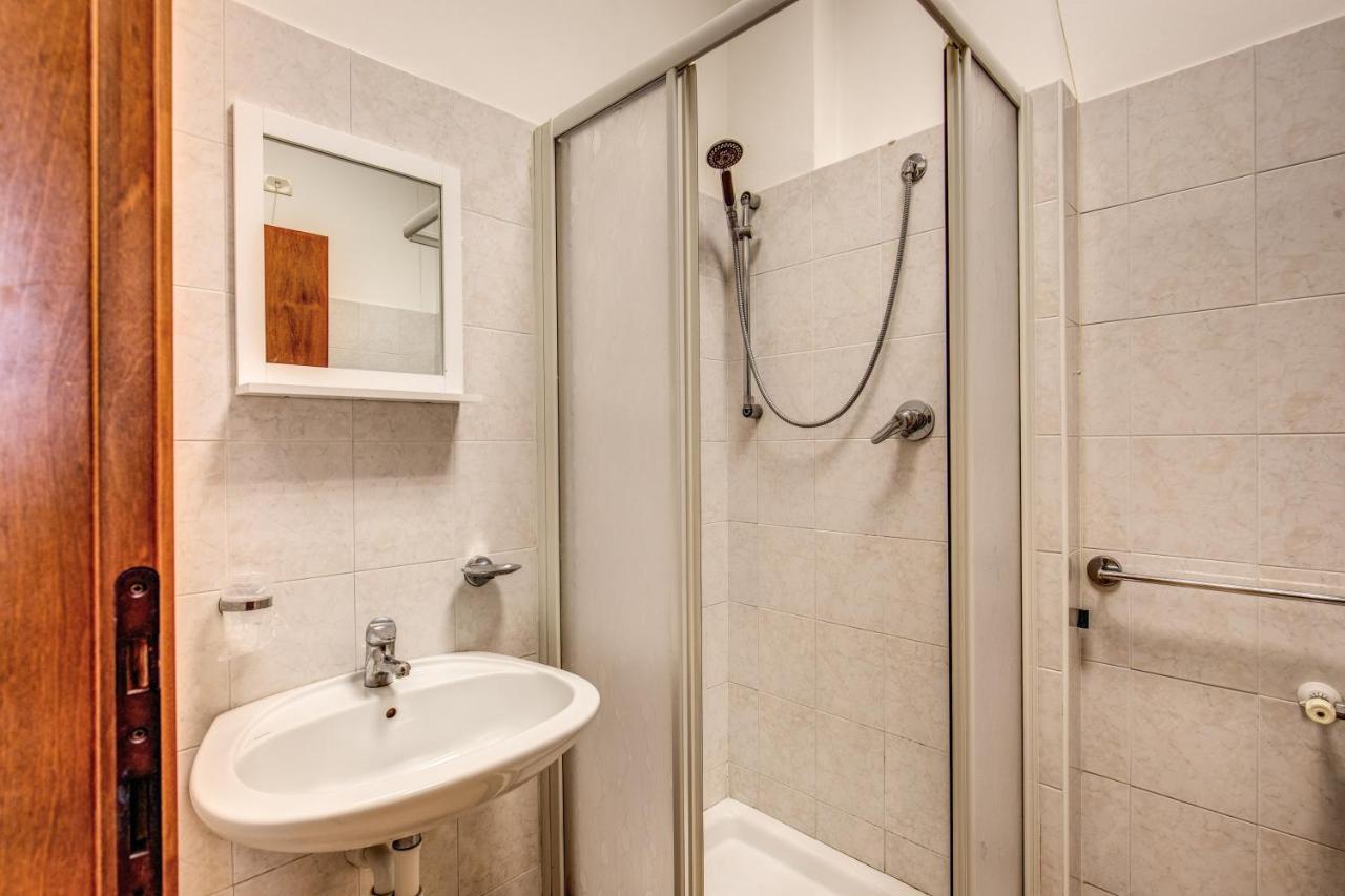 Hotel Domus Urbis à Rome Extérieur photo