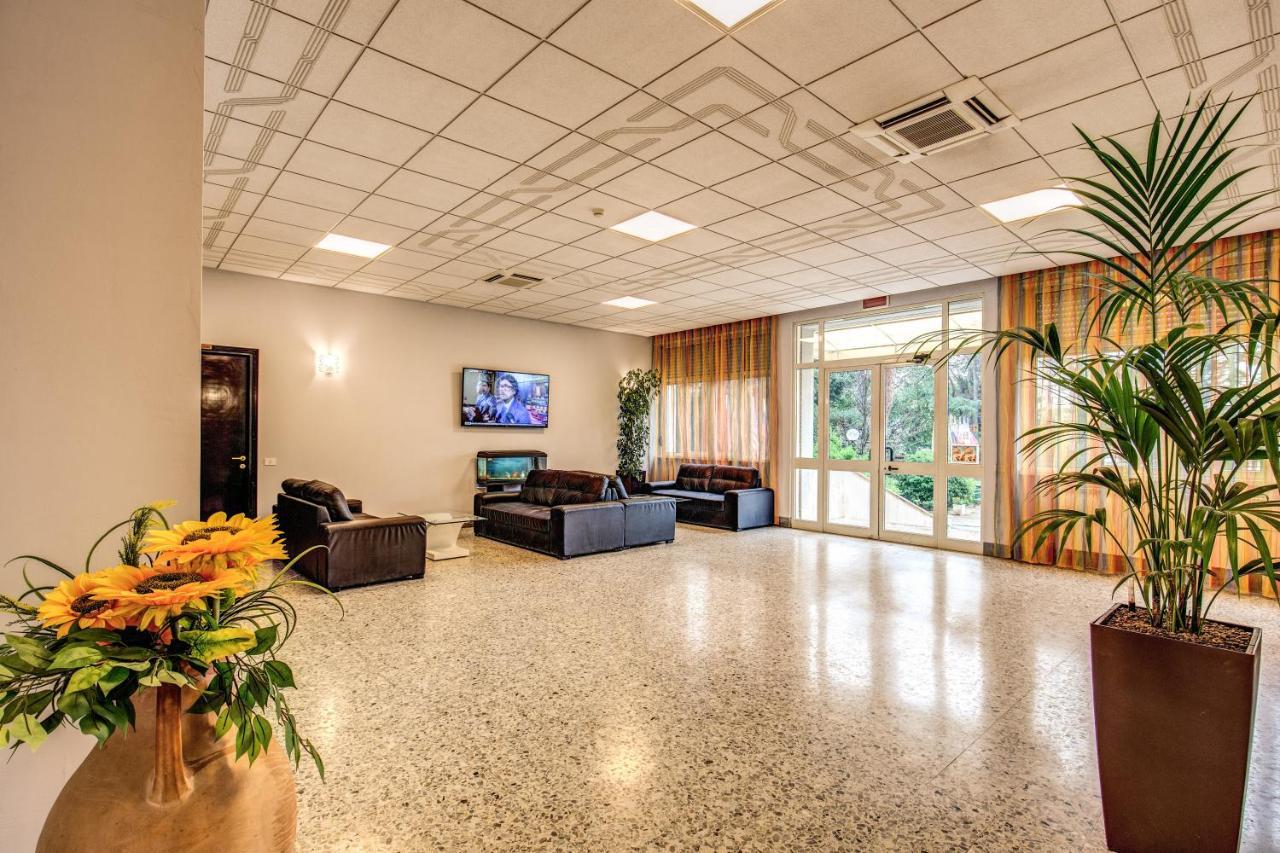 Hotel Domus Urbis à Rome Extérieur photo