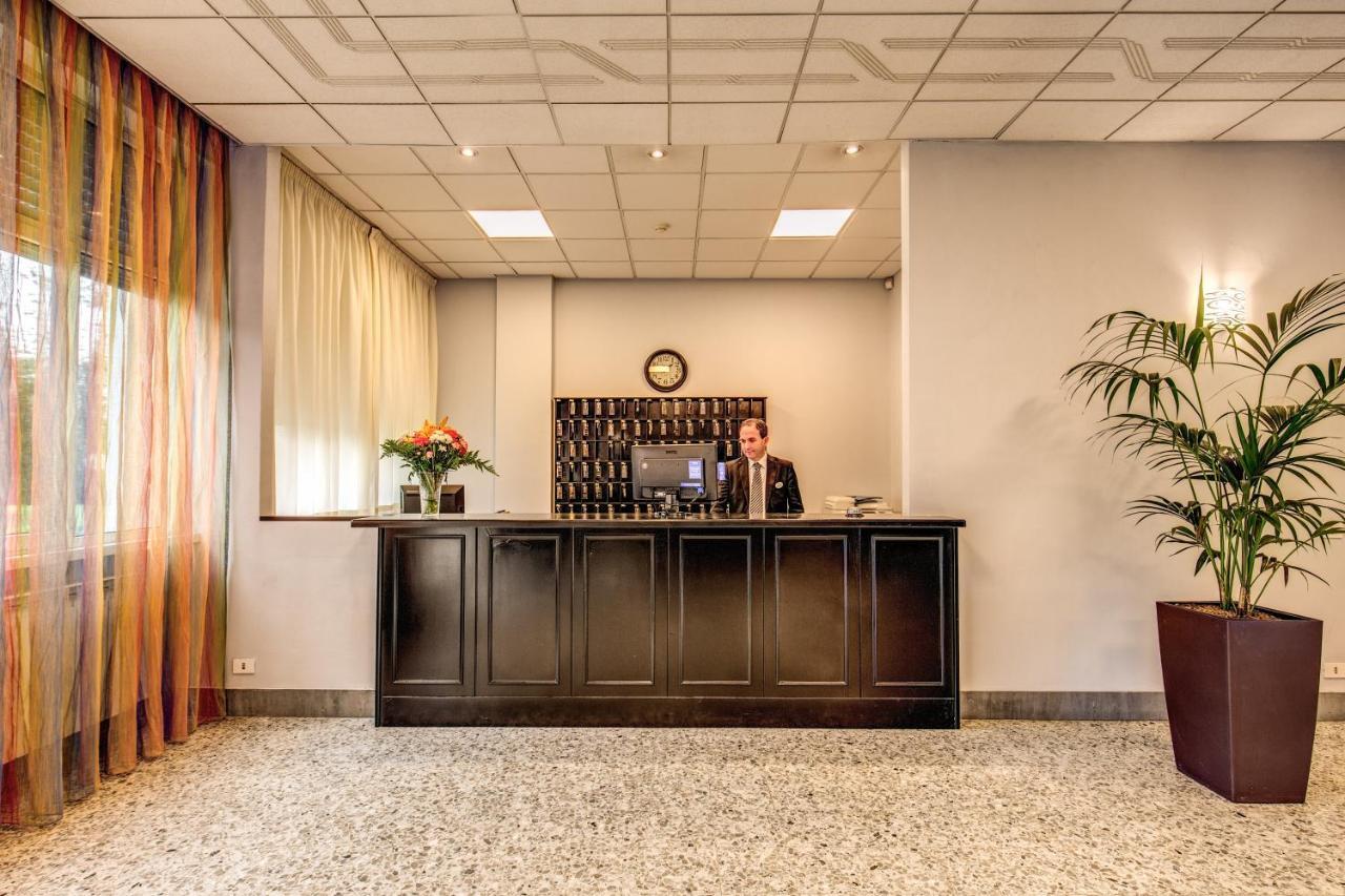 Hotel Domus Urbis à Rome Extérieur photo