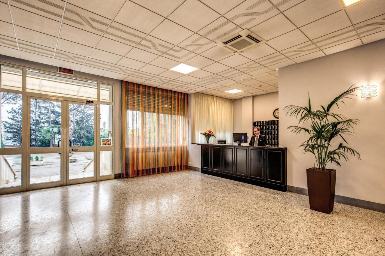 Hotel Domus Urbis à Rome Extérieur photo