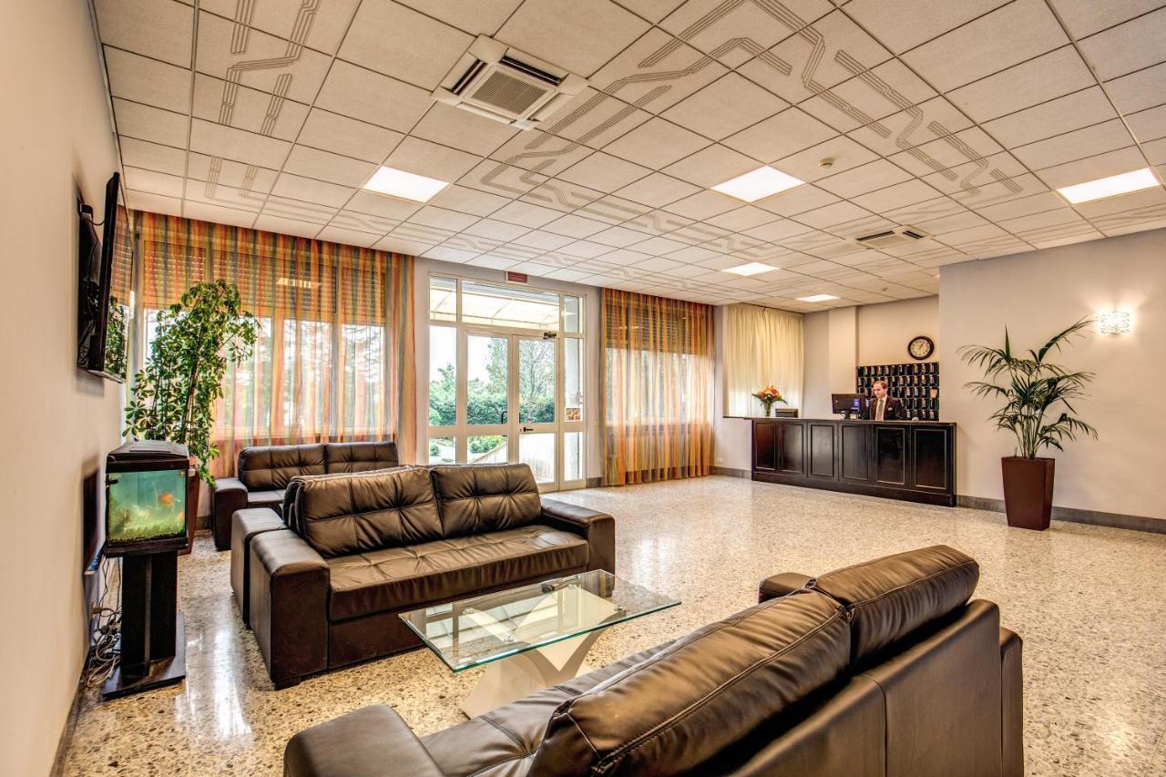 Hotel Domus Urbis à Rome Extérieur photo
